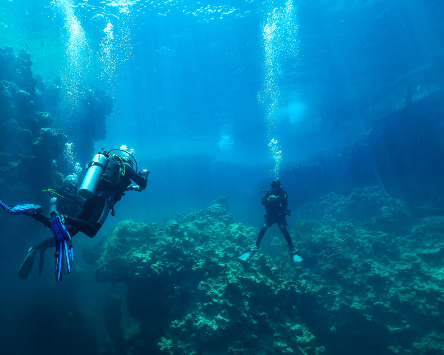 Coron WWII shipwreck diving Japanese cargo ship underwater