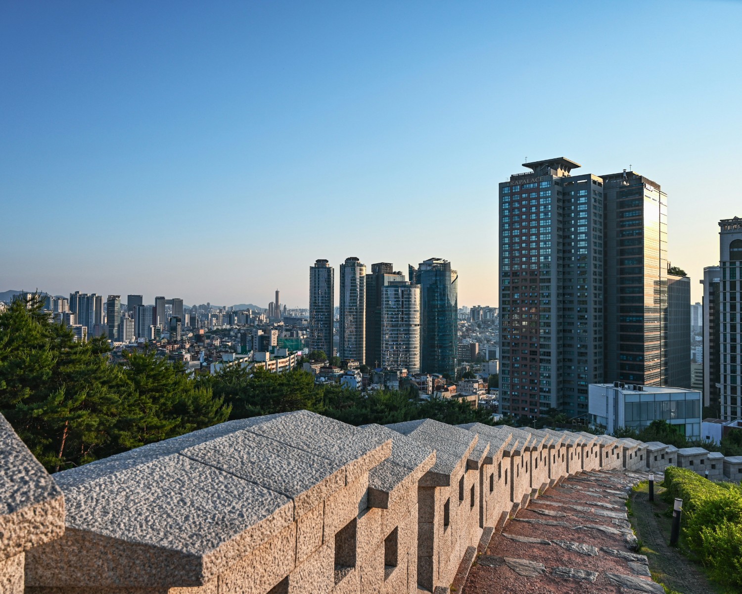 Seoul skyline with 100+ story skyscrapers and ultramodern towers